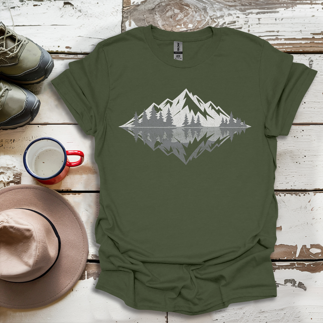 Mountains Art For outdoors hikers and nature lovers V2 T-Shirt